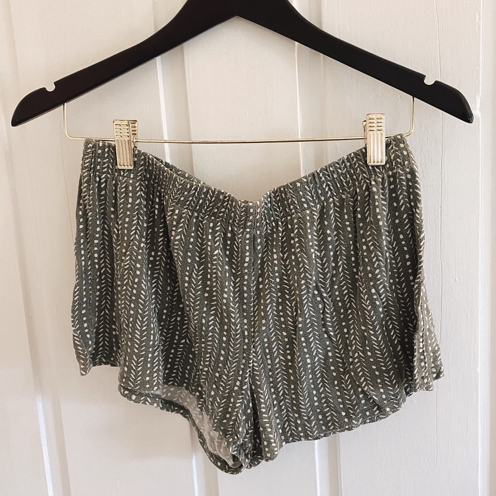 Sleep/flowy shorts